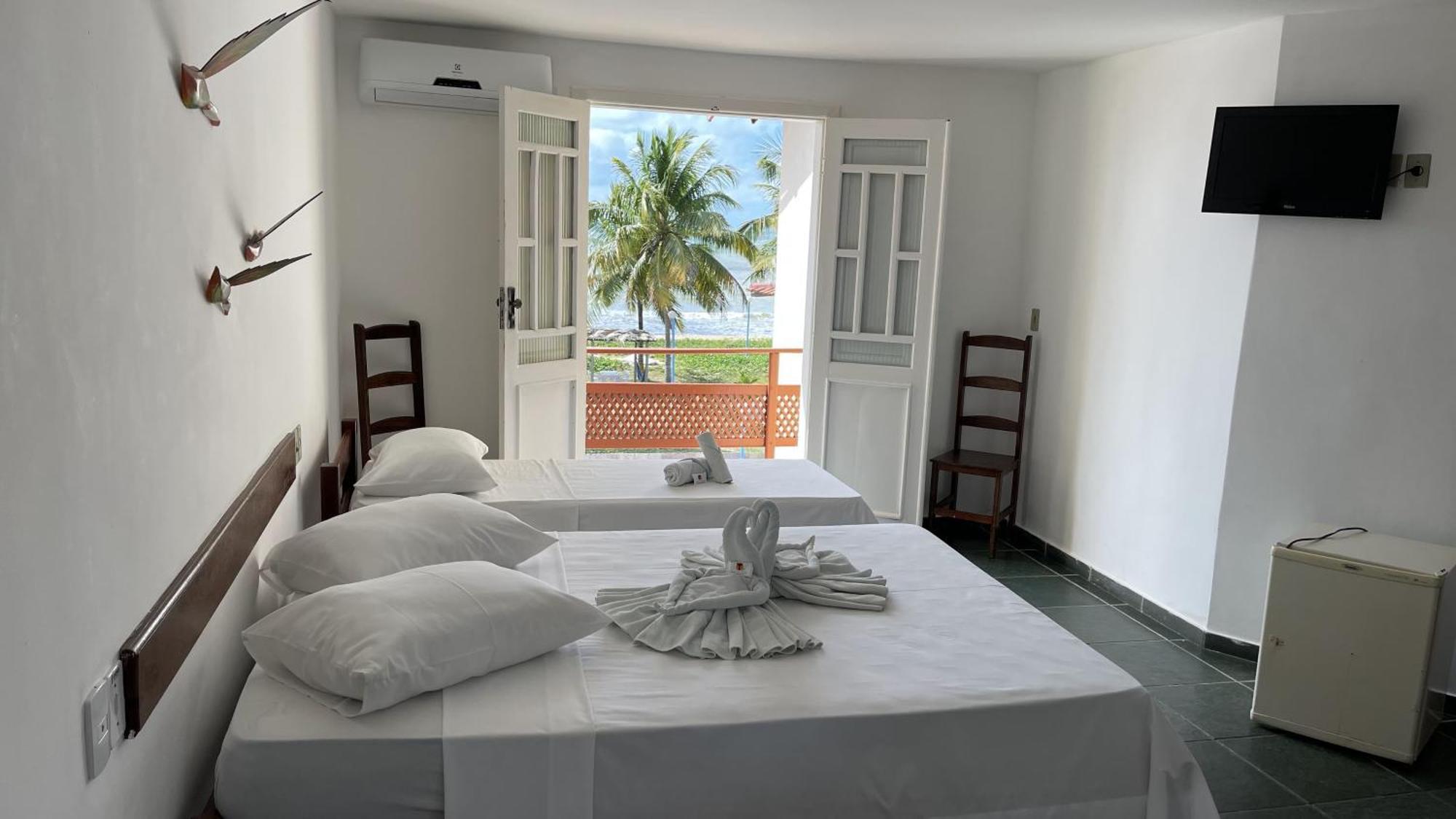 Hotel Brisa Dos Abrolhos Alcobaça Esterno foto