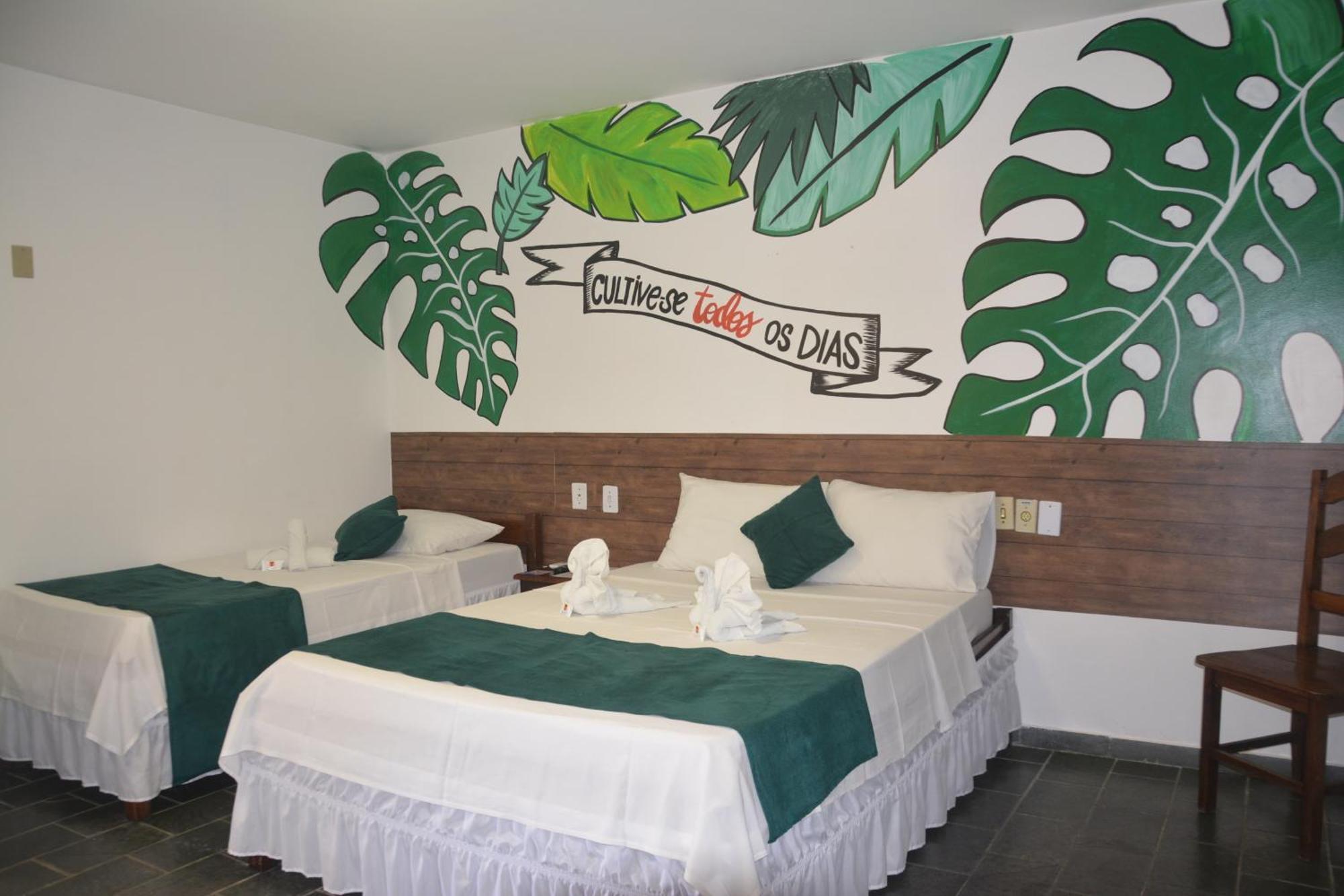 Hotel Brisa Dos Abrolhos Alcobaça Esterno foto